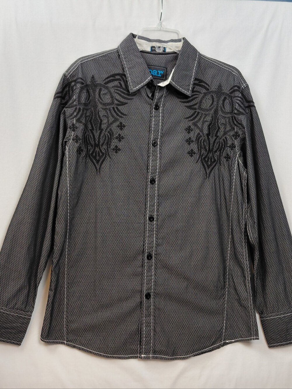 Roar Tribal Embroidered Long Sleeve Shirt Men's Size Medium Black Gray